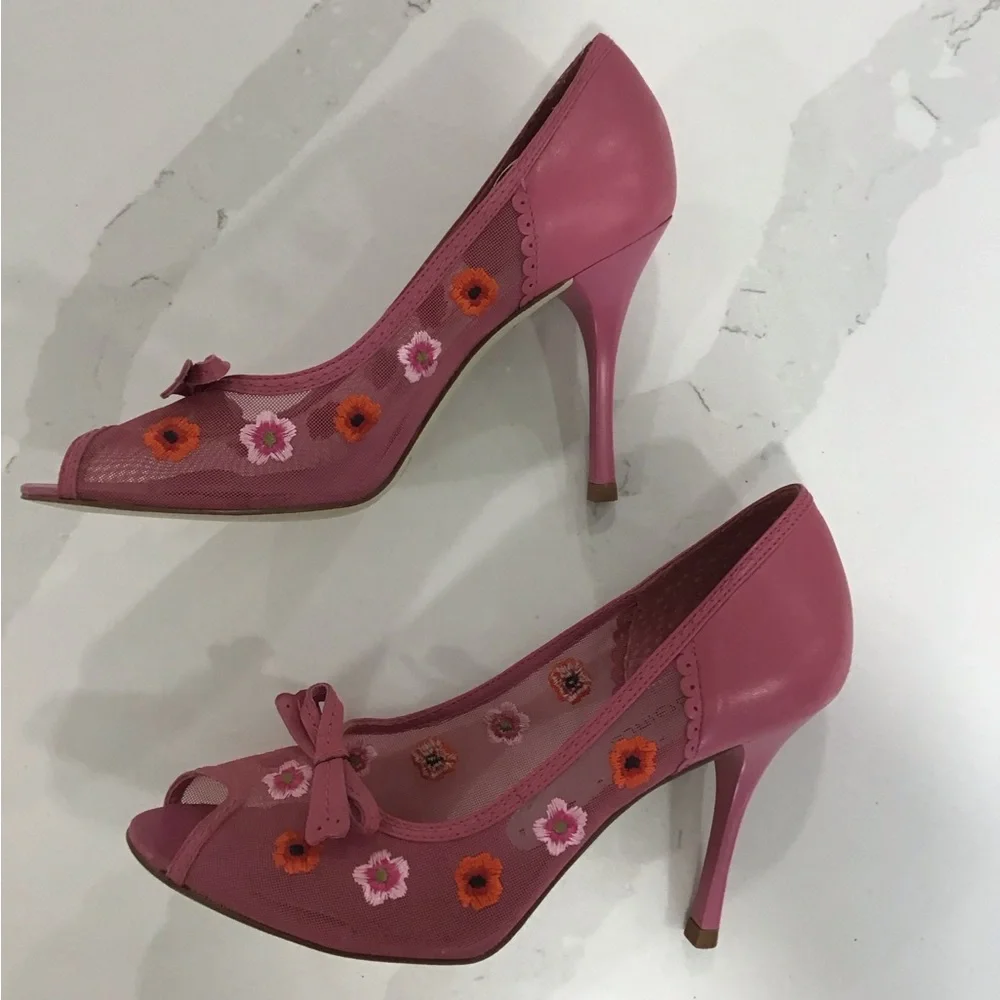 BCBGirls Pink Flower Mesh Peeptoe sz. 6 - Picture 1 of 7